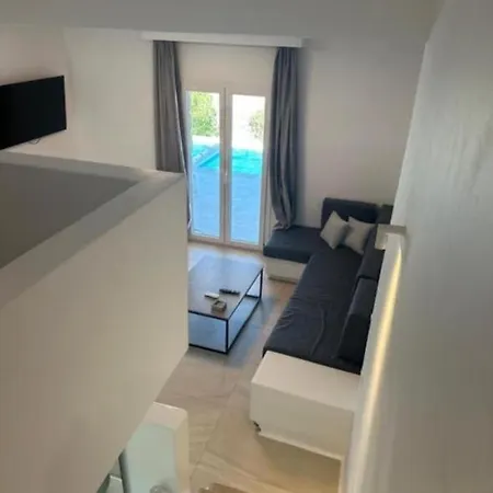 Klouvas Apartment *